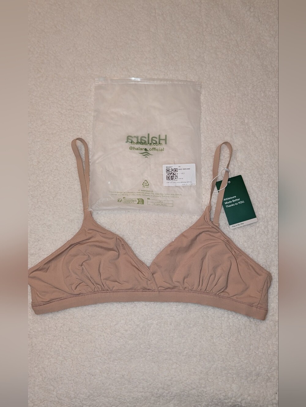 Halara Wireless Triangle Bralette Beige NIP - Picture 1 of 10